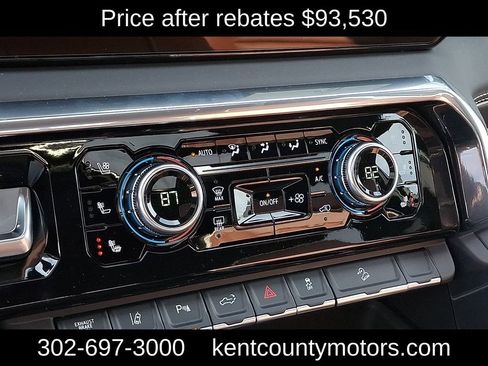 New 2026 GMC Sierra 2500 Denali Ultimate w/ LPO, Black Badging Package image 15