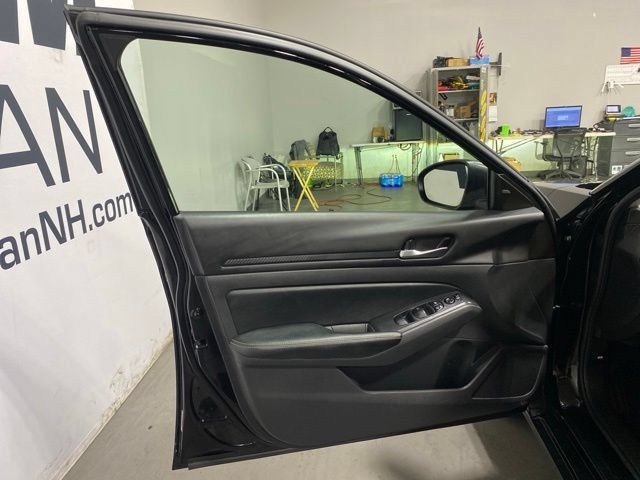 Certified 2024 Nissan Altima 2.5 SV AWD/4WD image 9