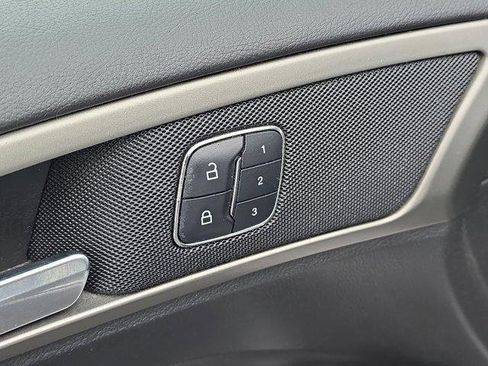 Used 2014 Ford Fusion SE w/ Equipment Group 202A image 18