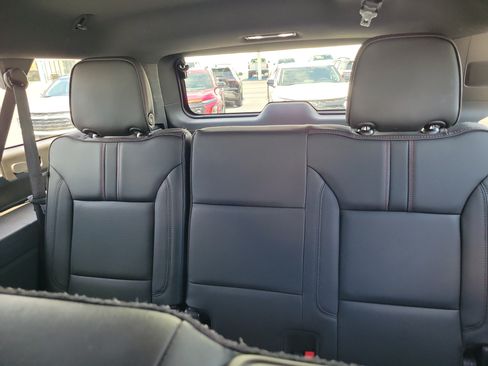 Used 2021 Chevrolet Suburban RST RWD image 10