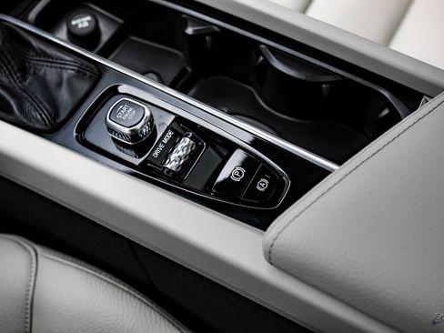 Used 2020 Volvo V60 T5 Momentum w/ Protection Package Premier image 55