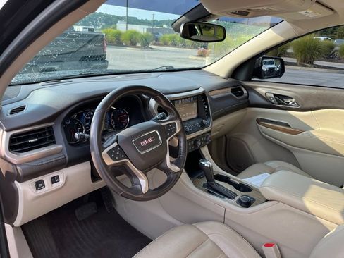 Used 2017 GMC Acadia Denali w/ Technology Package FWD image 6