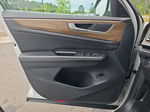 Used 2024 Volkswagen Atlas SE FWD image 47