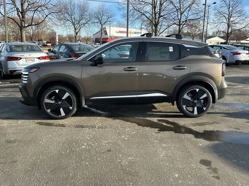 New 2026 Nissan Kicks SR w/ Illumination Package image 2