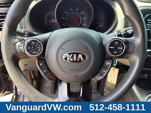 Used 2017 Kia Soul FWD image 19
