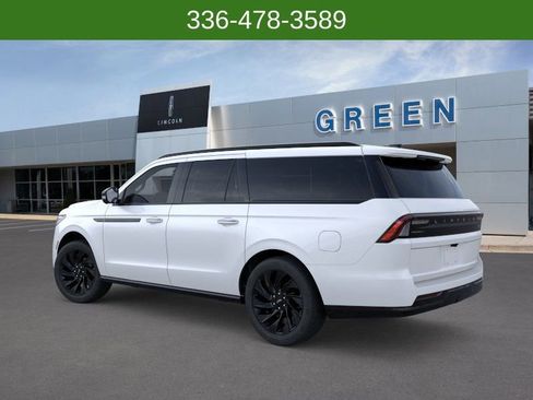 New 2026 Lincoln Navigator L Reserve w/ Jet Appearance Package AWD/4WD image 4