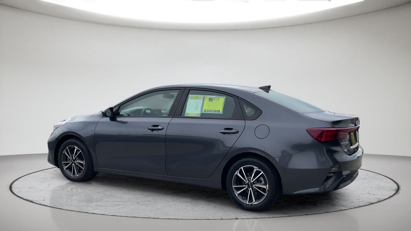 Used 2022 Kia Forte LXS FWD image 10