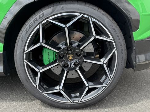 Used 2024 Lamborghini Urus Performante AWD/4WD image 10
