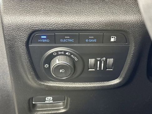 Used 2023 Jeep Grand Cherokee 4WD 4xe image 19