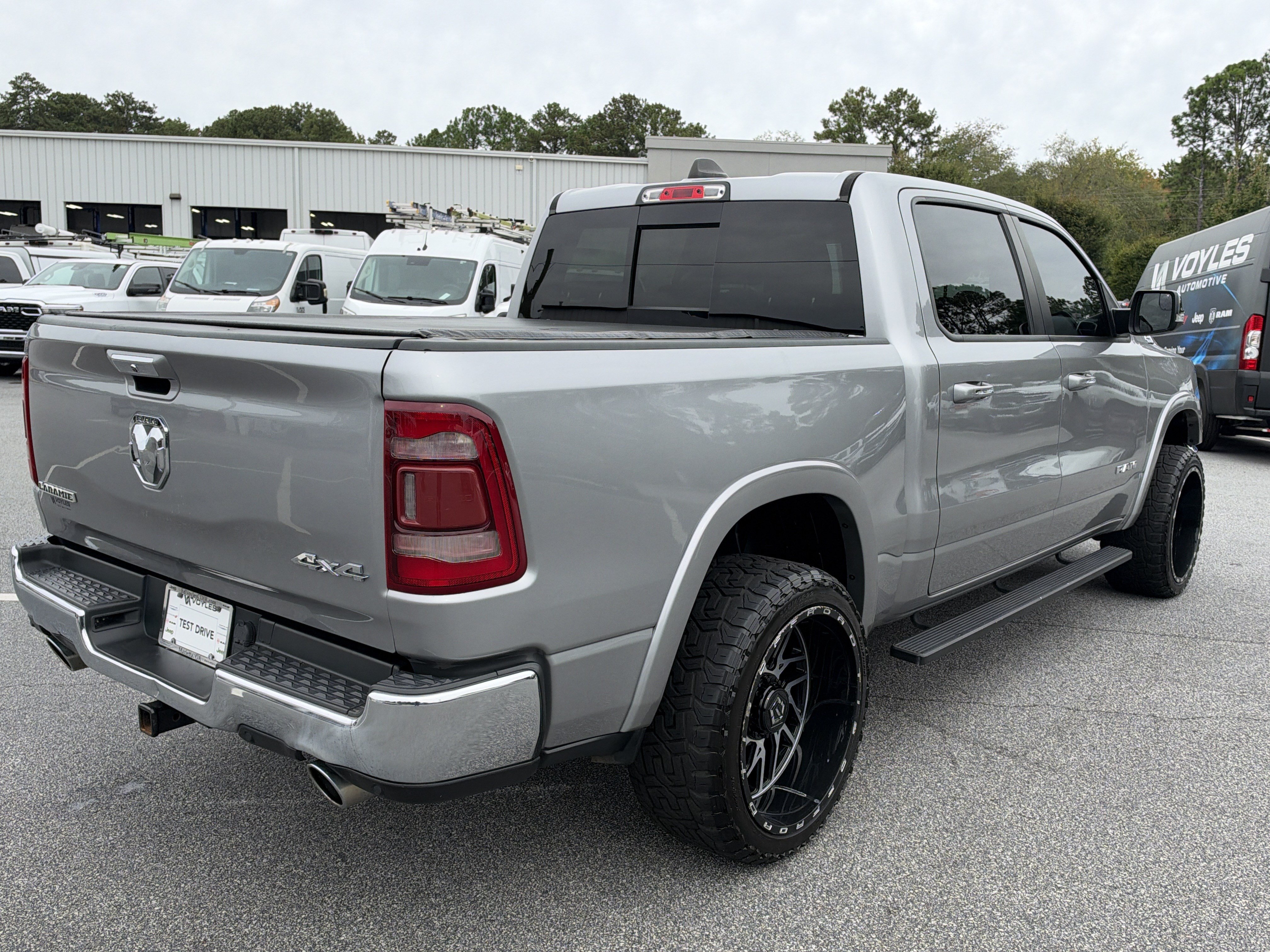 Used 2020 RAM 1500 Laramie AWD/4WD image 8