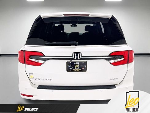 Used 2024 Honda Odyssey Elite image 8