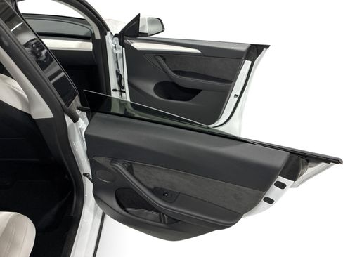 Certified 2023 Tesla Model Y Performance AWD/4WD image 12