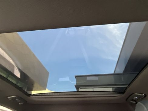 New 2025 Genesis GV60 Advanced image 16