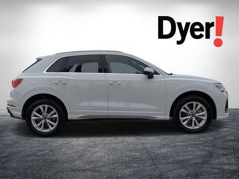 Used 2024 Audi Q3 2.0T Premium AWD/4WD image 2