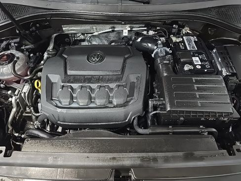 Used 2022 Volkswagen Tiguan SE R-Line image 13