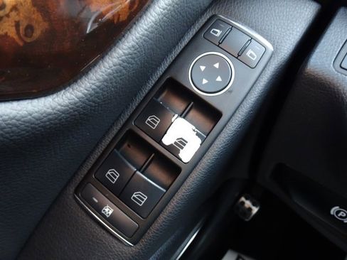 Used 2012 Mercedes-Benz C 300 C 300 Sport image 23