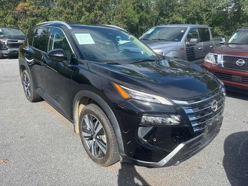 Used 2024 Nissan Rogue SL AWD/4WD image 1