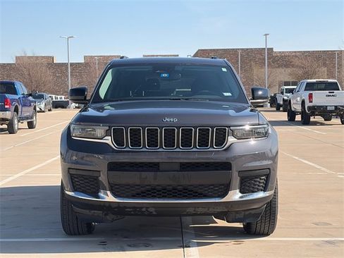 Used 2023 Jeep Grand Cherokee L Laredo image 2