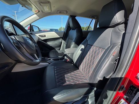 Used 2024 Toyota Corolla Cross LE image 8