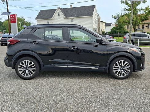 Certified 2023 Nissan Kicks SR w/ SR Premium Package FWD image 7