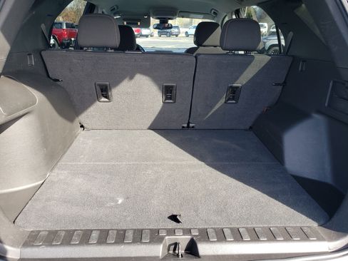 Used 2022 Chevrolet Equinox LT w/ Driver Convenience Package image 10