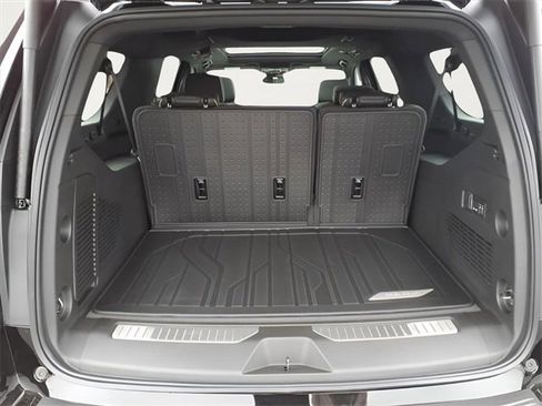 New 2026 Chevrolet Suburban Premier image 25