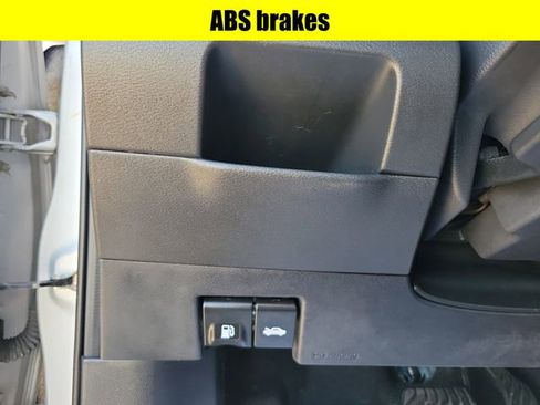 Used 2020 Nissan Kicks SV FWD image 18