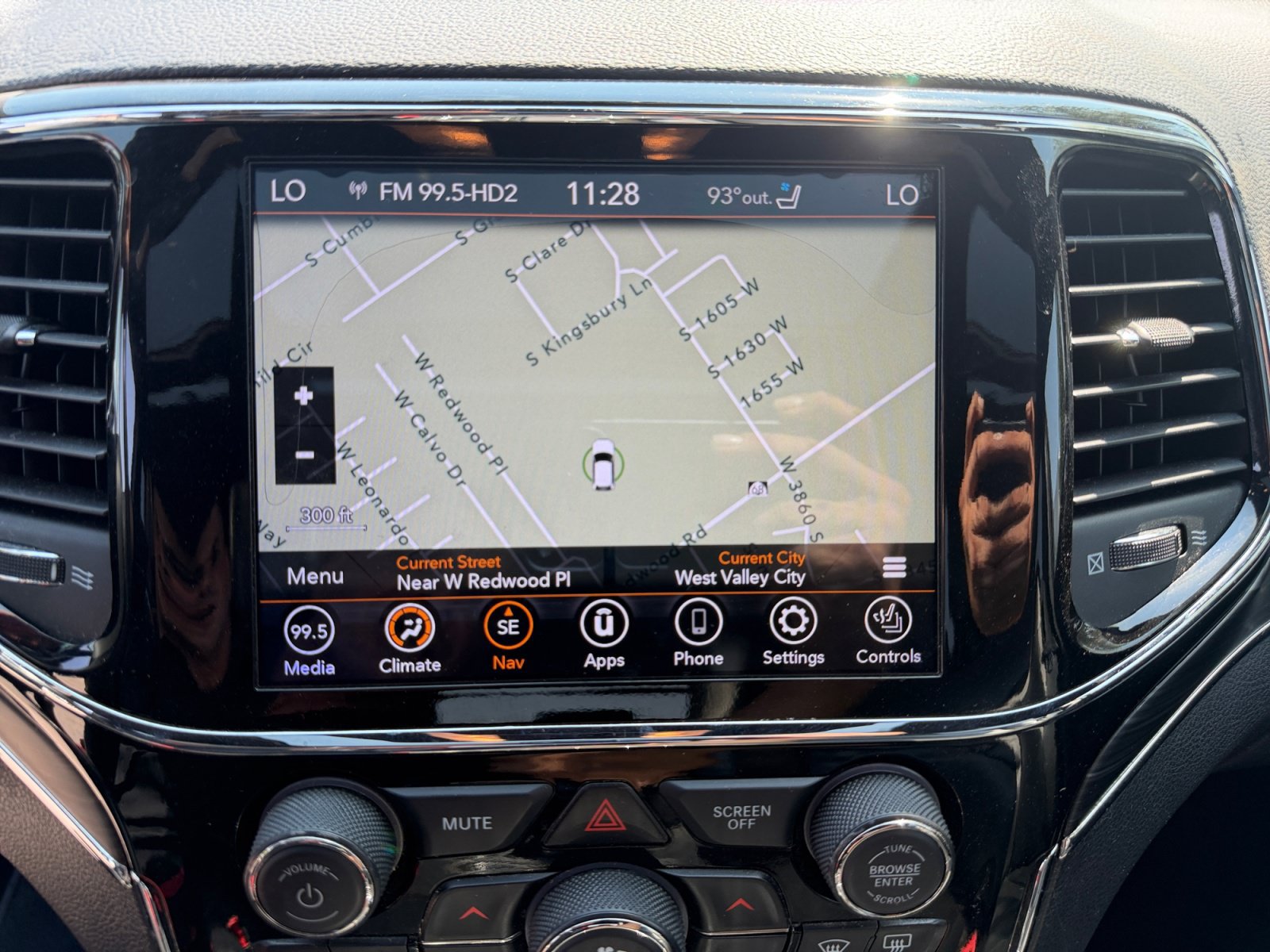 Used 2020 Jeep Grand Cherokee Limited w/ Luxury Group II AWD/4WD image 25
