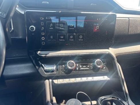 Used 2024 GMC Sierra 3500 AT4 w/ AT4 Premium Plus Package AWD/4WD image 12