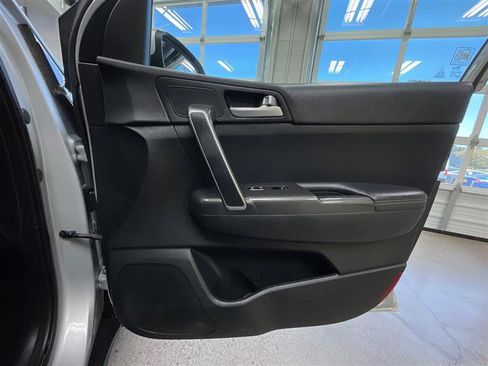 Used 2020 Kia Sportage LX FWD image 25