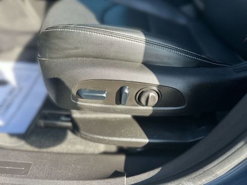 Used 2024 GMC Terrain SLT w/ Elevation Edition image 14