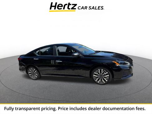 Used 2025 Nissan Altima 2.5 SV FWD image 1