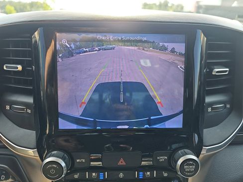 Used 2019 RAM 1500 Laramie RWD image 24