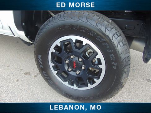 Used 2025 Toyota Tacoma Limited image 9