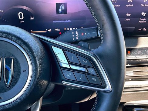 Used 2025 Buick Enclave Preferred image 19