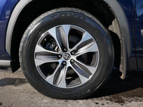 Used 2022 Toyota Highlander XLE image 15