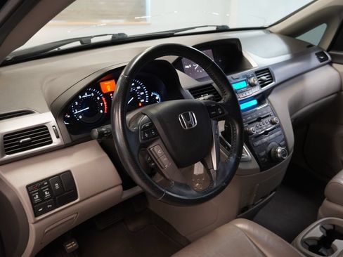 Used 2011 Honda Odyssey Touring image 7