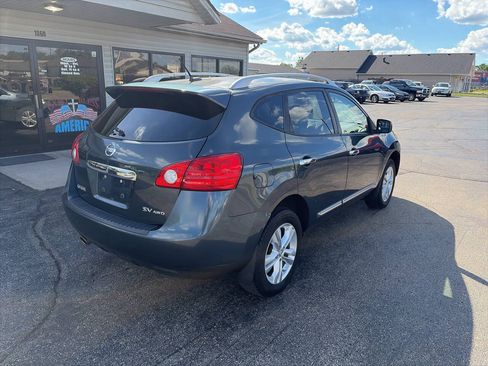 Used 2013 Nissan Rogue SV AWD/4WD image 2