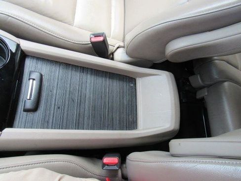 Used 2016 Honda Pilot Touring image 28