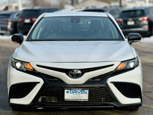 Used 2021 Toyota Camry SE image 6