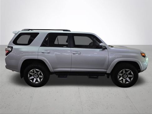 Used 2022 Toyota 4Runner TRD Off-Road AWD/4WD image 8