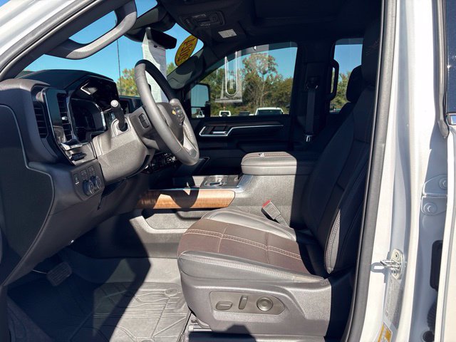 Used 2024 Chevrolet Silverado 2500 High Country w/ High Country Premium Package AWD/4WD image 37