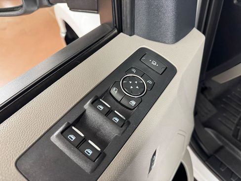 Used 2022 Ford F250 XLT w/ XLT Premium Package image 16