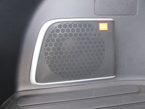 Used 2024 Toyota Venza XLE image 50