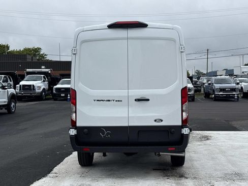 New 2026 Ford Transit 250 148 Medium Roof w/ Load Area Protection Package RWD image 4