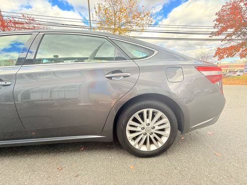 Used 2013 Toyota Avalon XLE Premium image 8