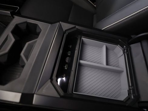 Used 2025 Tesla Cybertruck AWD Crew Cab image 40