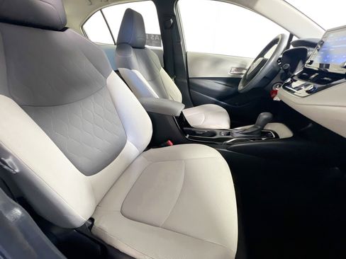 Used 2020 Toyota Corolla LE FWD image 29