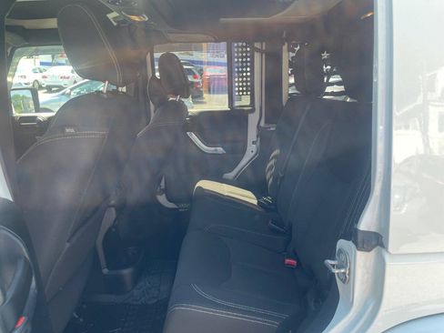Used 2017 Jeep Wrangler Unlimited Sahara w/ Dual Top Group AWD/4WD image 26