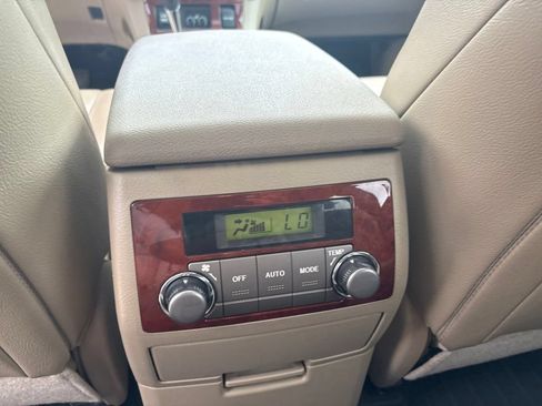 Used 2013 Toyota Highlander Limited AWD/4WD image 22